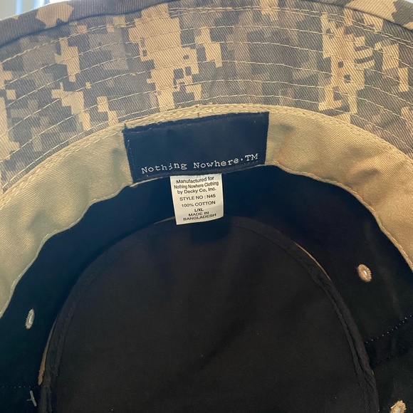 Los Ángeles Bucket Hat - Picture 7 of 8